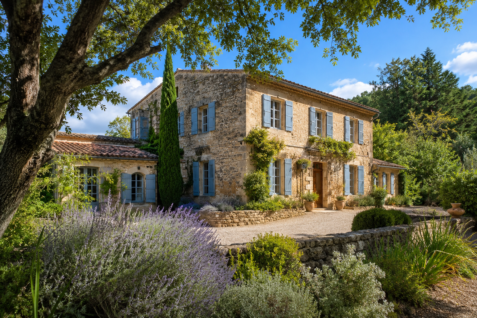 Les bastides et villas provençales : un patrimoine résidentiel de caractère